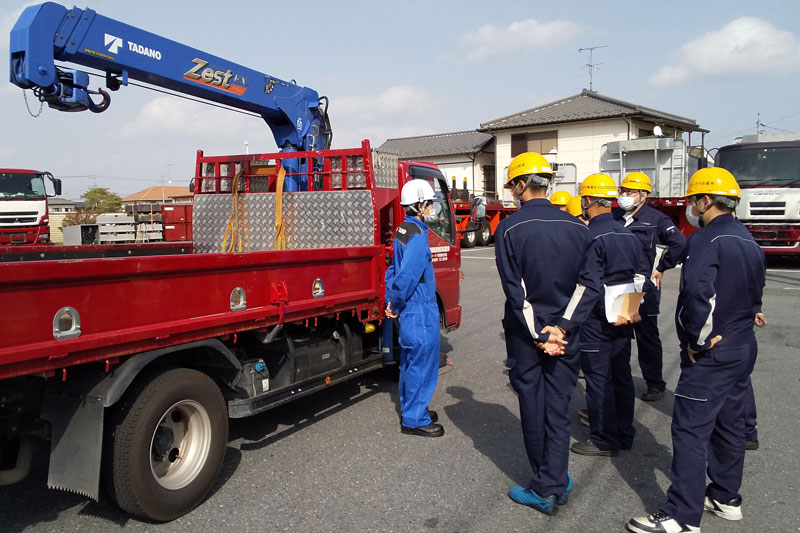 外部講師を迎えた車載クレーン講習②：画像