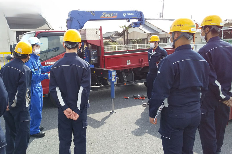 外部講師を迎えた車載クレーン講習③：画像